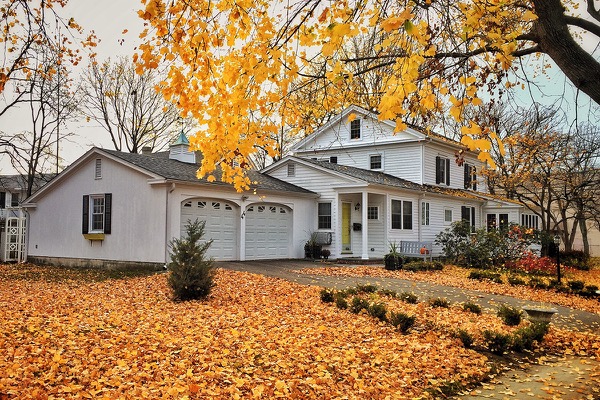 Tips for buying and selling your home this fall